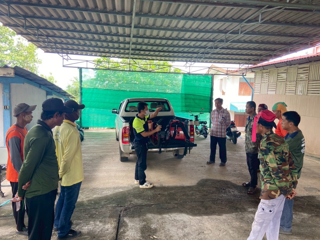 18 มิถุนายน 2568 รพ.สต.บ้านสันป่าไร่ ร่วมกับอาสาสมัครสาธารณสุข หมู่ที่ 5 บ้านสันป่าไร่ ผู้นำชุมชน จิตอาสาแรงงานต่างชาติ และอบต.พระธาตุ รณรงค์ควบคุมโรคไข้เลือดออกโดยการพ่นสารเคมีกำจัดยุงตัวแก่ทั้งหมู่บ้าน บ้านคนไทย จำนวน 231 หลัง บ้านแรงงานต่างชาติ จำนวน 6