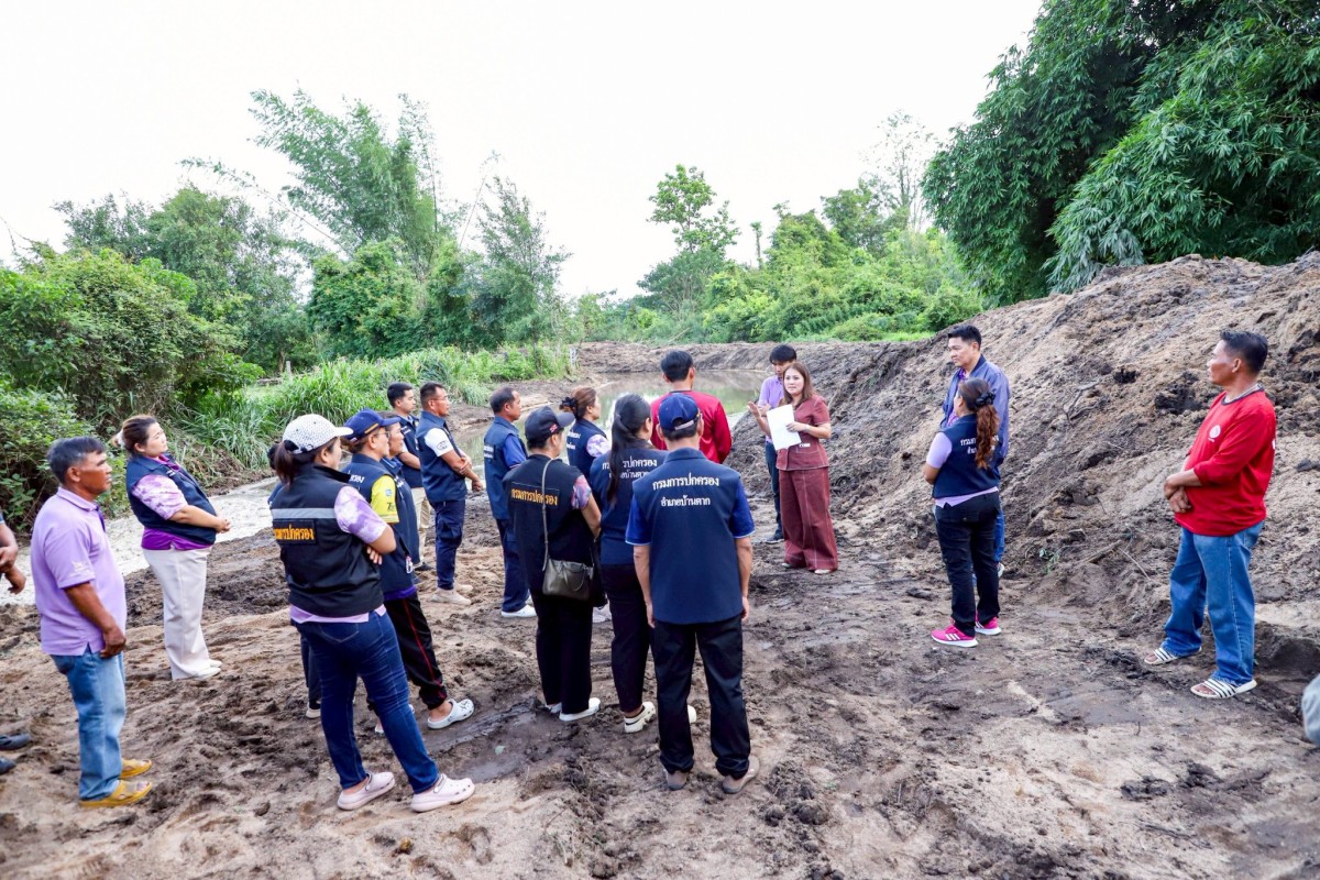 นายกจอย นายก อบจ.ตากสนับสนุนเครื่องจักรพร้อมน้ำมันเชื้อเพลิง ลงพื้นที่ช่วยเหลือพี่น้องประชาชน งบประมาณ 150,000 บาท