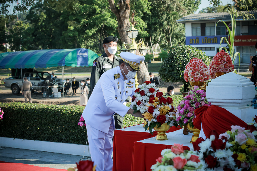 นายก อบจ.ตาก เข้าร่วมพิธีวางพวงมาลาถวายราชสักการะ พระบรมราชานุสาวรีย์ สมเด็จพระเจ้าตากสินมหาราช เนื่องในวันคล้ายวันสถาปนากองกำกับการตำรวจตระเวนชายแดนที่ 34 "ค่ายพระเจ้าตาก"