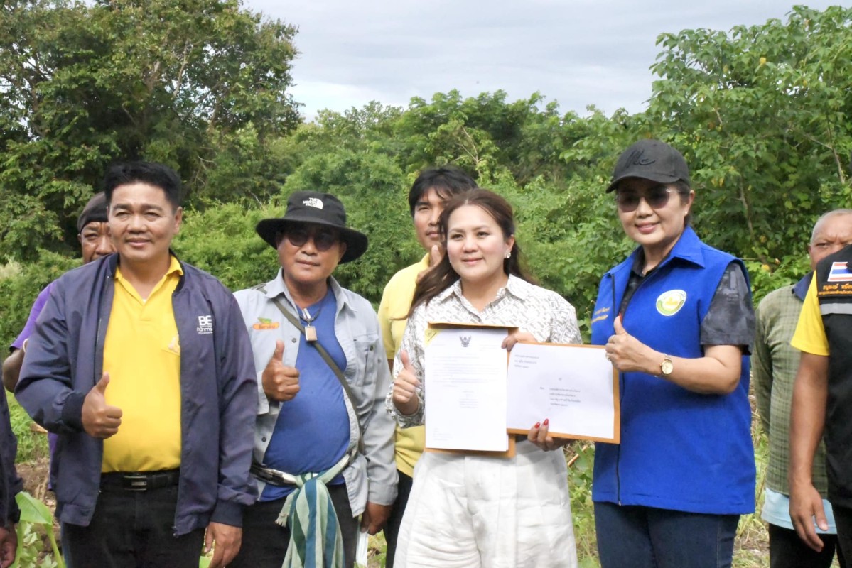 นายกจอย ลงพื้นที่ตรวจติดตามการทำงานของเครื่องจักรกลในพื้นที่ ต.แม่ระมาด อ.แม่ระมาด จ.ตาก 