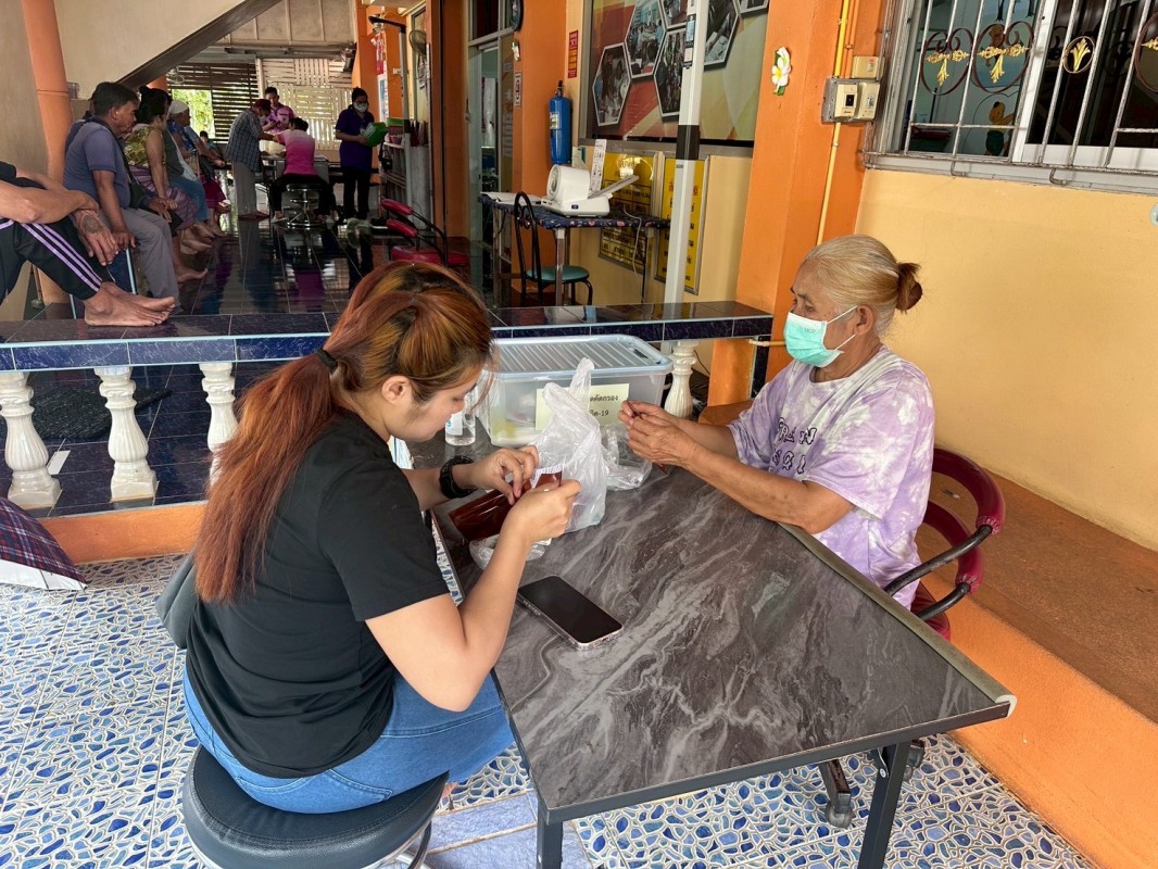 24 มิ.ย.68 รพ.สต.บ้านสันป่าไร่ จ่ายยาให้แก่ผู้ป่วยโรคความดันโลหิตสูง(กลุ่มที่ 3) จำนวน 43 ราย