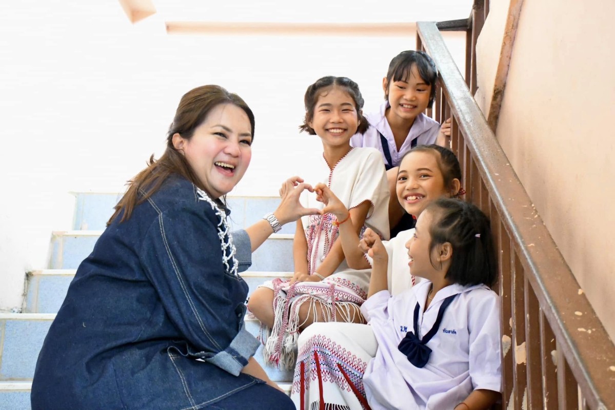 นายก อบจ.ตาก (นายกจอย) สนับสนุนงบประมาณมอบสื่อการเรียนการสอน 7 โรงเรียน ในอำเภอท่าสองยาง