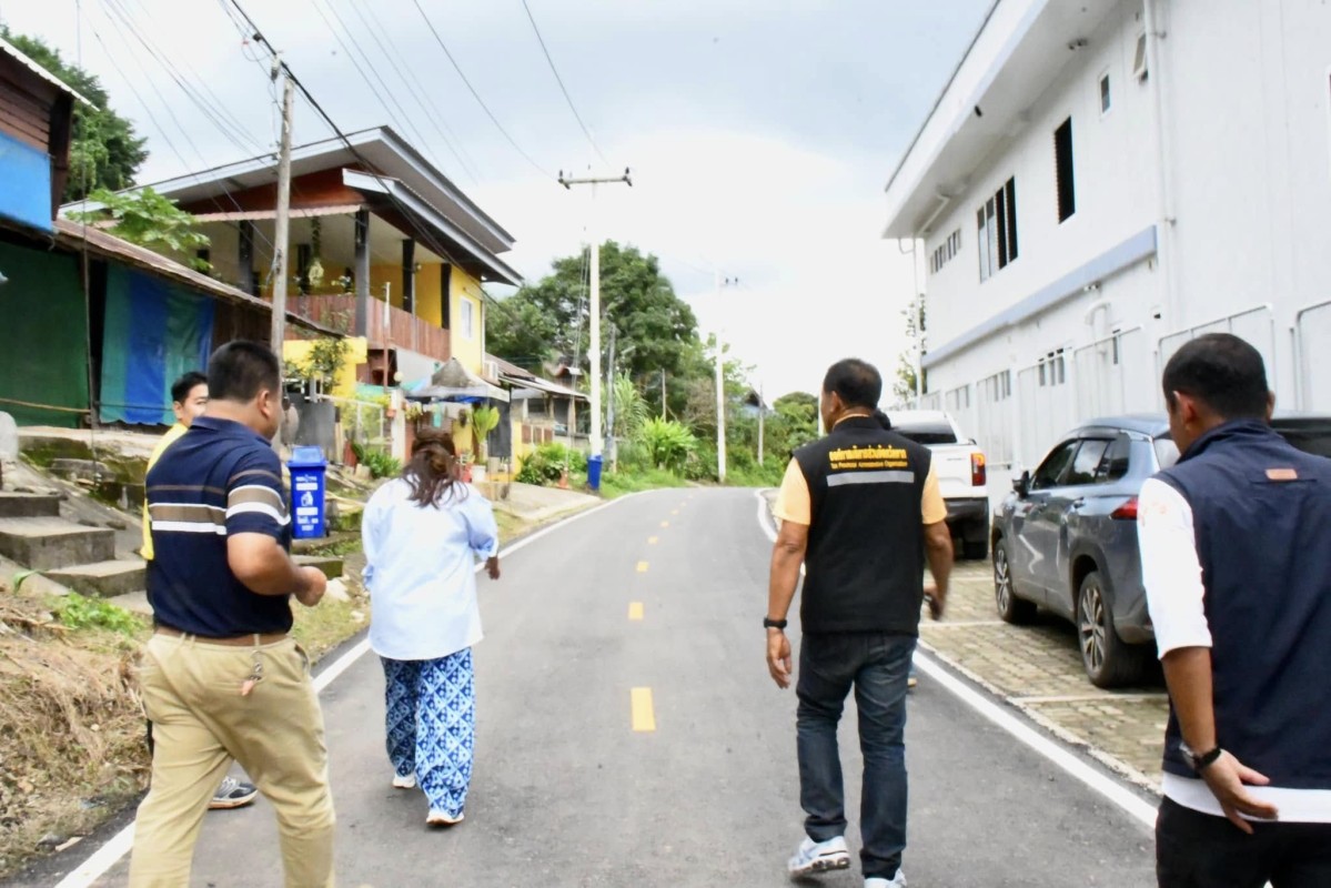 นายกจอย (นายก อบจ.ตาก) ลงพื้นที่ตรวจสอบความเรียบร้อยการดำเนินงานตามโครงการปรับปรุงถนนฯ ในพื้นที่ ต.อุ้มผาง อ.อุ้มผาง