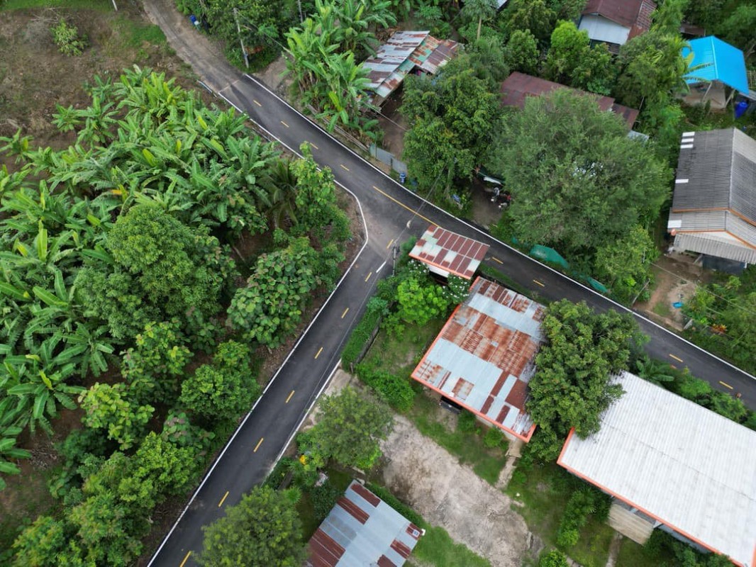 นายกจอย (นายก อบจ.ตาก) ลงพื้นที่ตรวจสอบความเรียบร้อยการดำเนินงานตามโครงการปรับปรุงถนนฯ ในพื้นที่ ต.อุ้มผาง อ.อุ้มผาง