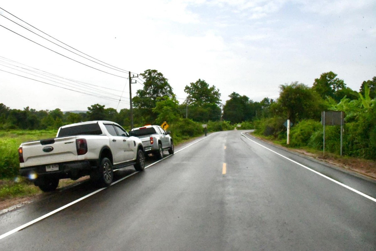 นายกจอย (นายก อบจ.ตาก) ลงพื้นที่ตรวจติดตามโครงการปรับปรุงถนนโดยซ่อมแซมเป็นผิวทางแอสฟัลท์ติกคอนกรีต ในพื้นที่ อ.แม่สอด งบประมาณ 9,100,000 บาท