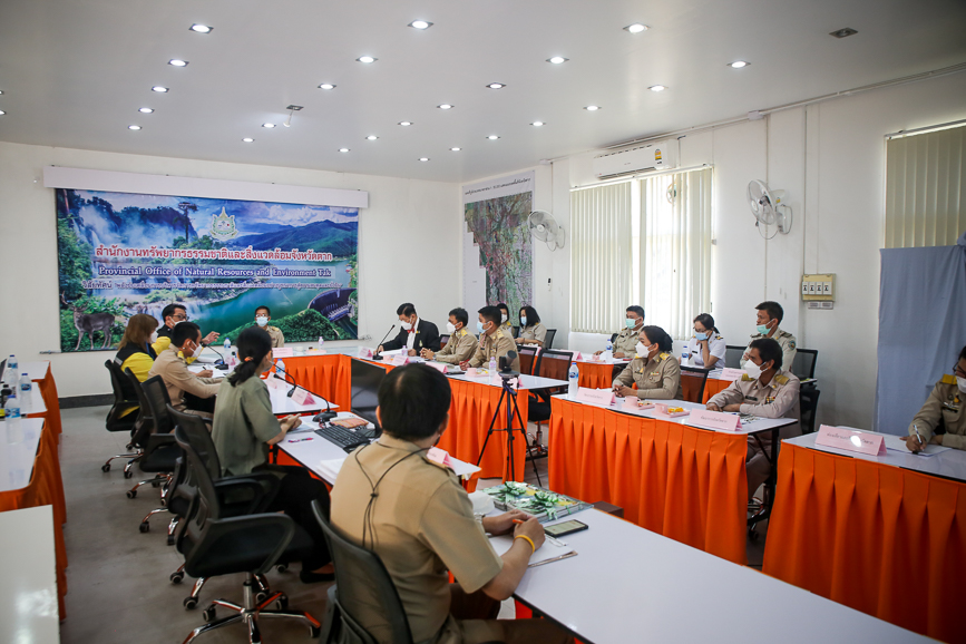 นายก อบจ.ตาก ในฐานะผู้อำนวยการอุทยานธรณีไม้กลายเป็นหินจังหวัดตาก เข้าร่วมการประชุมปรึกษาหารือการพัฒนาและขับเคลื่อนอุทยานธรณีไม้กลายเป็นหินตาก