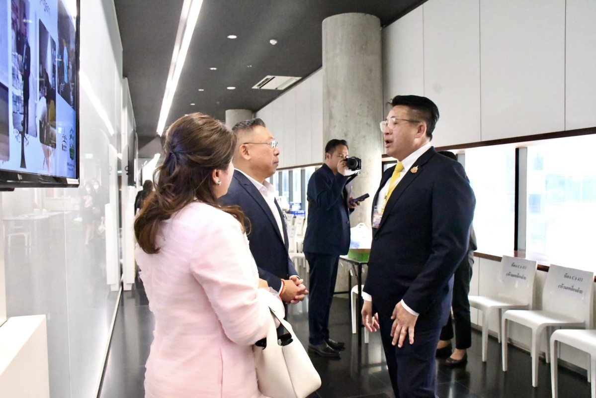 (นายกจอย) นายกองค์การบริหารส่วนจังหวัดตากเข้าประชุมชี้แจงต่อคณะอนุกรรมาธิการจังหวัด