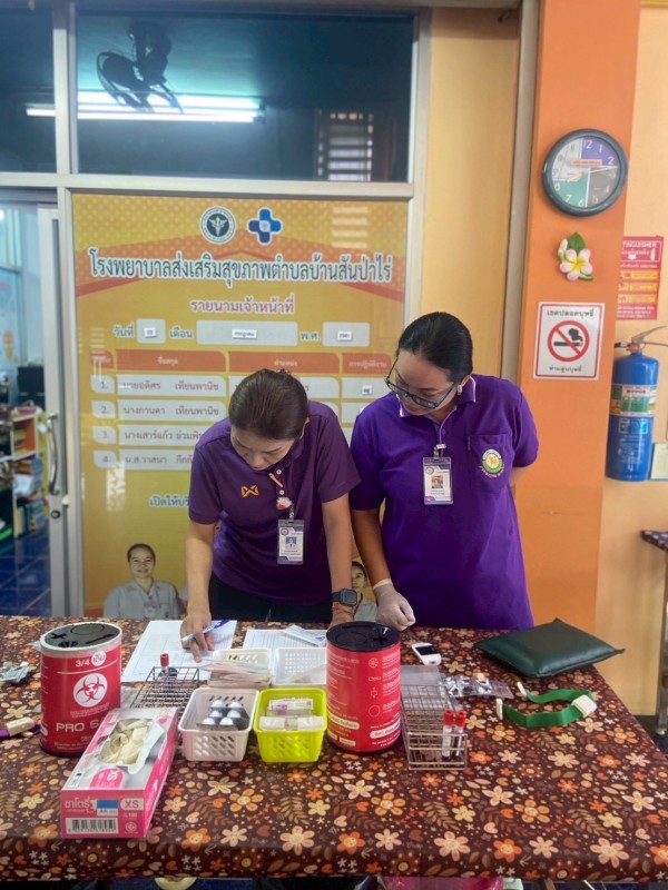 22 ก.ค.68 รพ.สต.บ้านสันป่าไร่ ให้บริการ เจาะเลือด , วัดความดันโลหิต ผู้ป่วยโรคเบาหวาน (NCD กลุ่ม 1 ) จำนวน 22 ราย