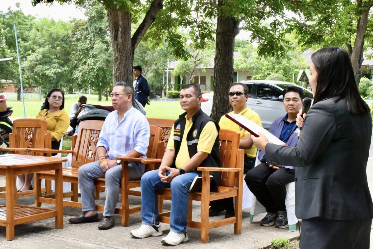 นายก อบจ.ตาก (นายกจอย) สนับสนุนงบประมาณ จำนวน 200,000 บาท จัดซื้อสื่อการเรียนการสอน ให้แก่โรงเรียนบ้านทุ่งกระเชาะ อ.บ้านตาก