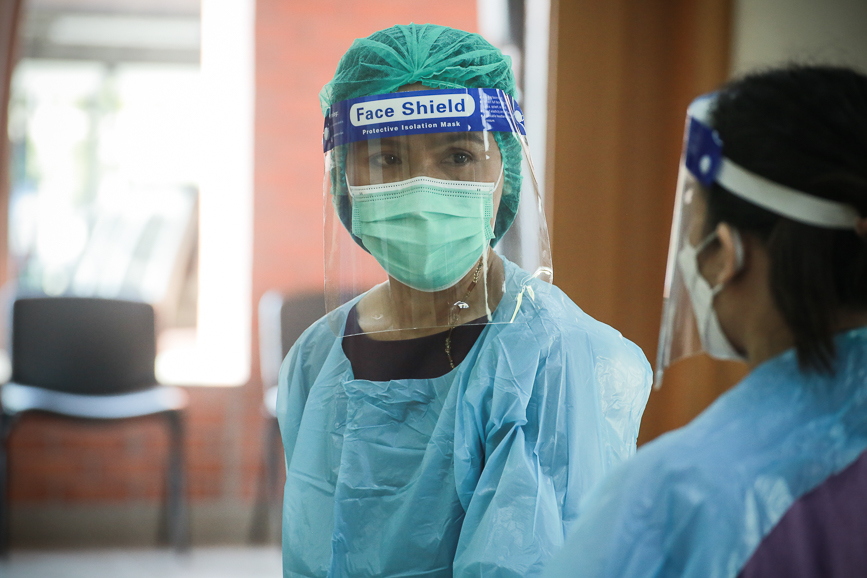 อบจ.ตาก ตรวจคัดกรองด้วยชุดตรวจ Atigen Test Kid (ATK) ให้แก่บุคลากรในสังกัด ตามนโยบาย นายก อบจ.ตาก เพื่อป้องกันการแพร่ระบาดของโรค covid-19