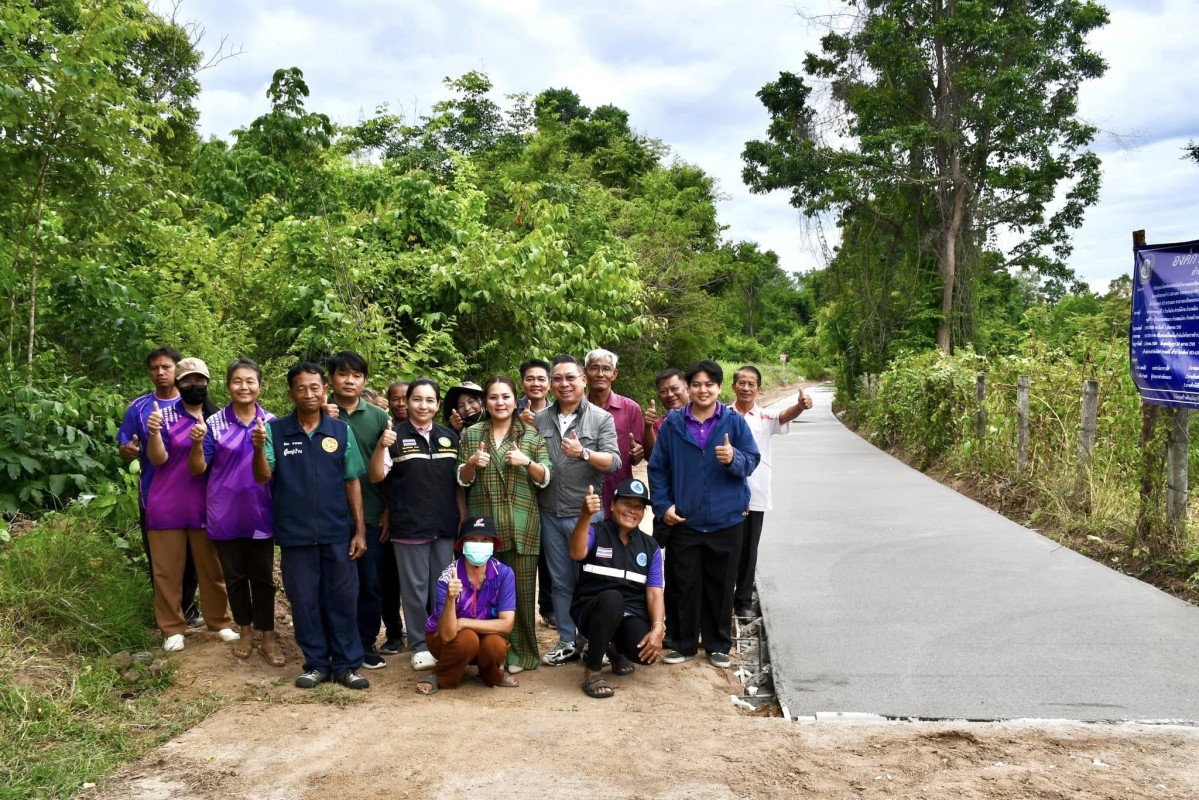 นายกจอย (นายก อบจ.ตาก) ลงพื้นที่ตรวจติดตามโครงการปรับปรุงถนน ในพื้นที่บ้านวังม่วง ต.ไม้งาม อ.เมืองตาก งบประมาณ 419,700 บาท