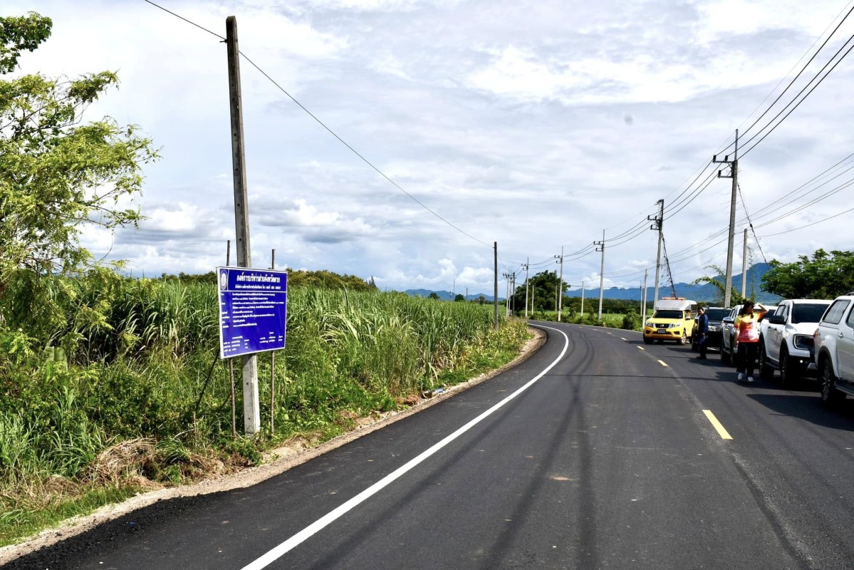 นายกจอย (นายก อบจ.ตาก) ลงพื้นที่ตรวจติดตามโครงการปรับปรุงถนนโดยซ่อมแซมเป็นผิวทางแอสฟัลท์ติกคอนกรีต ในพื้นที่ อ.แม่สอด จ.ตาก งบประมาณ 6,242,000 บาท