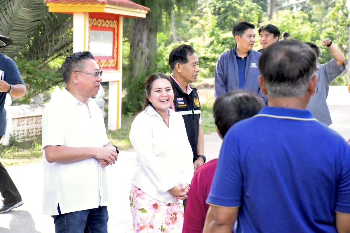 นายกจอย (นายก อบจ.ตาก) สนับสนุนเครื่องจักรกลพร้อมน้ำมันเชื้อเพลิง 170,000 บาท ขุดลอกลำห้วยในพื้นที่ ต.ทุ่งกระเชาะ อ.บ้านตาก 