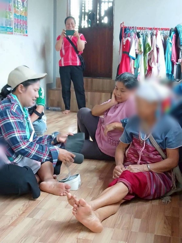 5 กันยายน 2568 นางอัจฉรา ทวีเกื้อกูลกิจ นายกองค์การบริหารส่วนจังหวัดตาก มอบหมายให้ รพ.สต.บ้านสันป่าไร่ โดยนางเสาร์แก้ว อ่วมพิทยา เจ้าพนักงานสาธารณสุข ร่วมกับ จนท.กลุ่มงานจิตเวชและยาเสพติด รพ.แม่ระมาด และเครือข่ายคนต่อชีวิต ม.3 บ้านป่าไร่เหนือ เยี่ยมบ้านกล