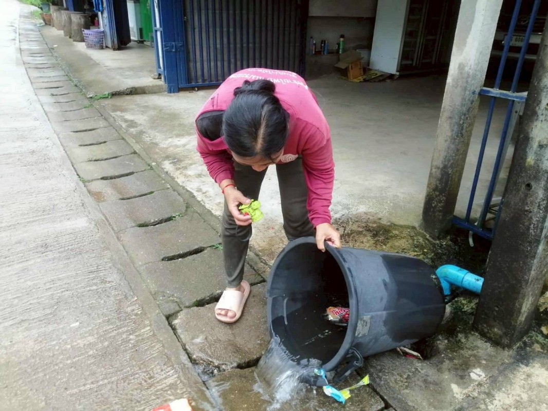 9 กันยายน 2568 นางอัจฉรา ทวีเกื้อกูลกิจ นายกองค์การบริหารส่วนจังหวัดตาก มอบหมายให้ รพ.สต.บ้านสันป่าไร่ ร่วมกับ อาสาสมัครสาธารณสุข หมู่ที่ 2,3,5,6และ7 ตำบลพระธาตุ รณรงค์สำรวจและทำลายแหล่งเพาะพันธ์ลูกน้ำยุงลาย รอบที่ 1 เดือน กันยายน 2568