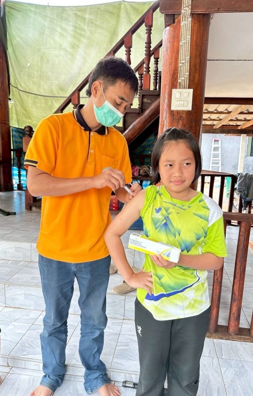 1 ก.ย.2568 รพ.สต.บ้านสันป่าไร่ ออกหน่วยให้บริการฉีดวัคซีนเด็กอายุ 2 เดือน ถึง 4 ปี , นักเรียนหญิงชั้น ป.5 และ นักเรียนชั้น ป.6 เขตพื้นที่ สสช.ห้วยกระทิง ( หมู่ 6 ต.พระธาตุ) รวม 21 ราย พร้อมทั้ง เจาะเลือดตรวจความเข้มข้นของเลือด(hct) และ จ่ายยา para syr , f