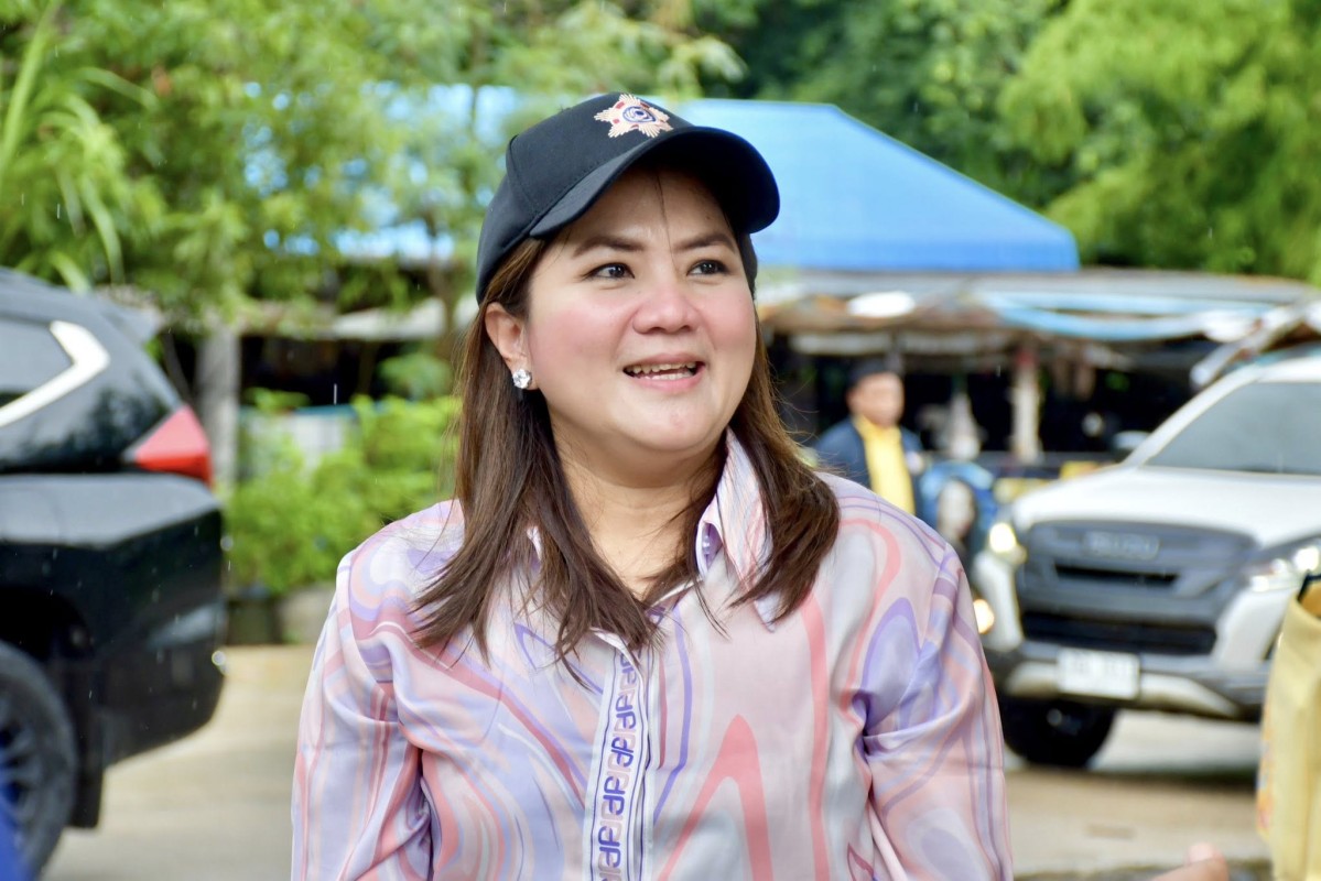 นายกจอย (นายกอบจ.ตาก) ตรวจติดตามโครงการปรับปรุงถนนโดยซ่อมแขมเป็นผิวทางคอนกรีตเสริมเหล็ก พื้นที่ ต.ตลุกกลางทุ่ง เชื่อม ต.น้ำรึม งบประมาณ 465,000 บาท