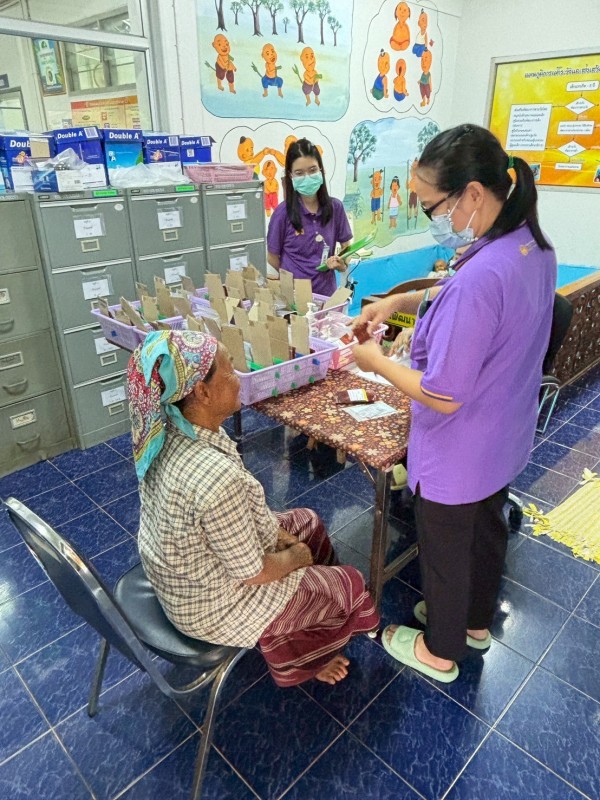 23 ก.ย.68 รพ.สต.บ้านสันป่าไร่ จ่ายยาให้แก่ผู้ป่วยโรคความดันโลหิตสูง กลุ่มที่ 3 จำนวน 43 ราย พร้อมทั้ง ทำกิจกรรมกลุ่มแลกเปลี่ยนเรียนรู้ , ทบทวนความเข้าใจเรื่องการทานยาและตรวจนับจำนวนยาก่อนผู้ป่วยกลับบ้าน