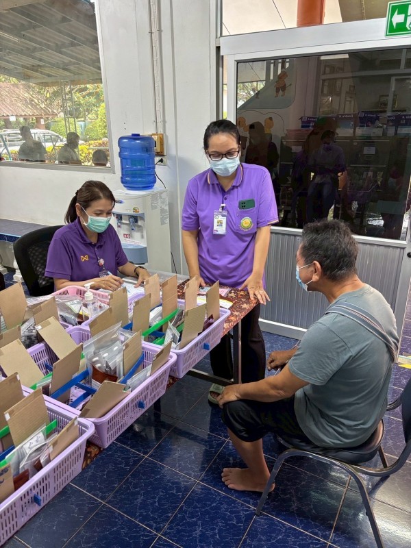 23 ก.ย.68 รพ.สต.บ้านสันป่าไร่ จ่ายยาให้แก่ผู้ป่วยโรคความดันโลหิตสูง กลุ่มที่ 3 จำนวน 43 ราย พร้อมทั้ง ทำกิจกรรมกลุ่มแลกเปลี่ยนเรียนรู้ , ทบทวนความเข้าใจเรื่องการทานยาและตรวจนับจำนวนยาก่อนผู้ป่วยกลับบ้าน