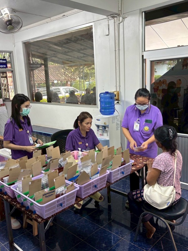 23 ก.ย.68 รพ.สต.บ้านสันป่าไร่ จ่ายยาให้แก่ผู้ป่วยโรคความดันโลหิตสูง กลุ่มที่ 3 จำนวน 43 ราย พร้อมทั้ง ทำกิจกรรมกลุ่มแลกเปลี่ยนเรียนรู้ , ทบทวนความเข้าใจเรื่องการทานยาและตรวจนับจำนวนยาก่อนผู้ป่วยกลับบ้าน