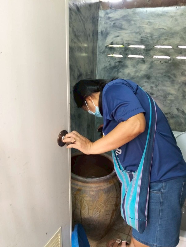 4 ตุลาคม 2568 นางอัจฉรา ทวีเกื้อกูลกิจ นายกองค์การบริหารส่วนจังหวัดตาก มอบหมายให้ รพ.สต.บ้านสันป่าไร่ ร่วมกับอาสาสมัครสาธารณสุขหมู่ที่ 3 บ้านป่าไร่เหนือ สำรวจและทำลายแหล่งเพาะพันธ์ลูกน้ำยุงลาย 100 เมตร รอบบ้านจัดงานเกษียนอายุราชการ จำนวนบ้านทั้งหมด 13 หลั