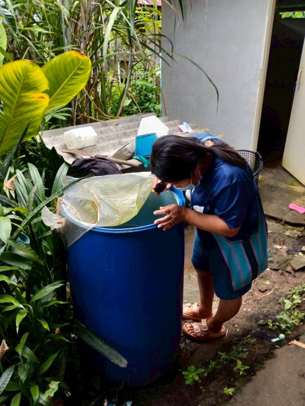 4 ตุลาคม 2568 นางอัจฉรา ทวีเกื้อกูลกิจ นายกองค์การบริหารส่วนจังหวัดตาก มอบหมายให้ รพ.สต.บ้านสันป่าไร่ ร่วมกับอาสาสมัครสาธารณสุขหมู่ที่ 3 บ้านป่าไร่เหนือ สำรวจและทำลายแหล่งเพาะพันธ์ลูกน้ำยุงลาย 100 เมตร รอบบ้านจัดงานเกษียนอายุราชการ จำนวนบ้านทั้งหมด 13 หลั