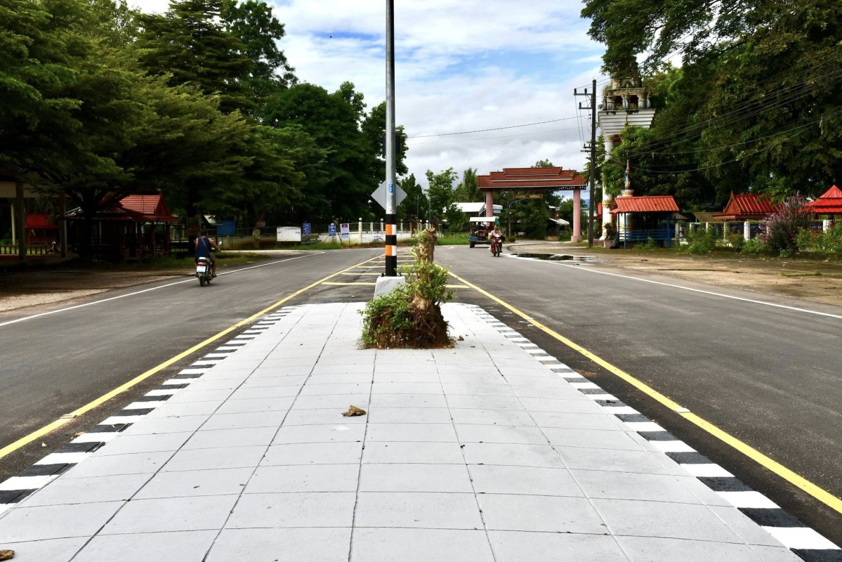 นายกจอย (นายกอบจ.ตาก) ตรวจติดตามโครงการปรับปรุงถนนโดยซ่อมแซมเป็นผิวทางแอสฟัลท์ติกคอนกรีต (Overlay) พื้นที่ อ.แม่สอด - อ.แม่ระมาด งบประมาณ 1,949,000 บาท