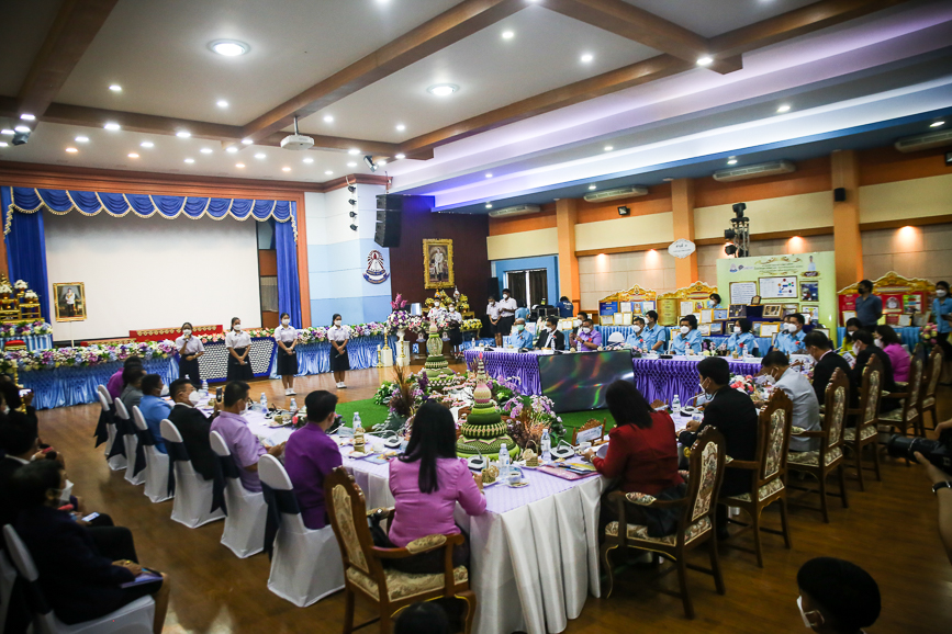 นายก อบจ.ตาก เข้าร่วมการประเมินสถานศึกษาเพื่อรับรางวัลพระราชทาน ระดับการศึกษาขั้นพื้นฐาน โรงเรียนมัธยมศึกษาขนาดใหญ่ ประจำปีการศึกษา 2564