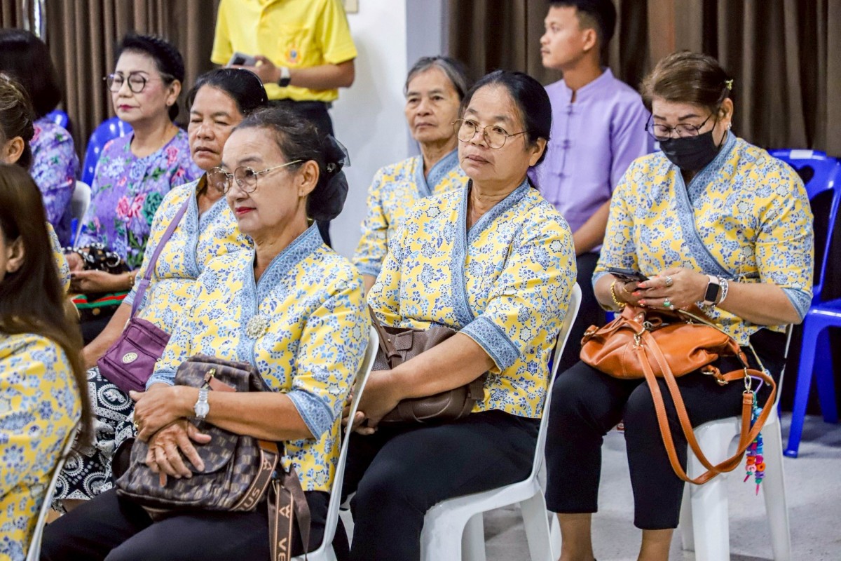 นายก อบจ.ตาก (นายกจอย) เป็นประธานในพิธีมอบเครื่องมือพื้นฐานชุดการฝึก (เครื่องมือทำมาหากิน) เพื่อการประกอบอาชีพ