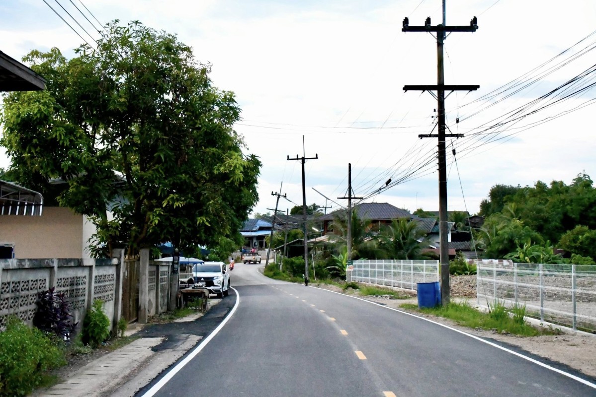 นายกจอย (นายกอบจ.ตาก) ตรวจติดตามโครงการปรับปรุงถนน บ้านแม่กุหลวง - บ้านผารู อ.แม่สอด งบประมาณ 2,702,000 บาท 