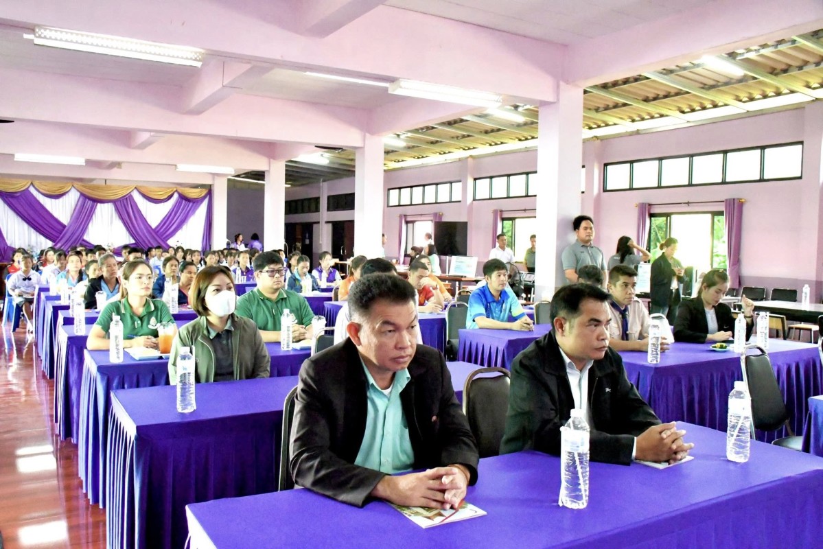 นายก อบจ.ตาก (นายกจอย) สนับสนุนงบประมาณจัดซื้อพร้อมส่งมอบสื่อการเรียนการสอนให้แก่โรงเรียน 5 โรงเรียนในเขต อ.พบพระ งบประมาณรวม 500,000 บาท ณ โรงเรียนรวมไทยพัฒนา 1 อ.พบพระ จ.ตาก