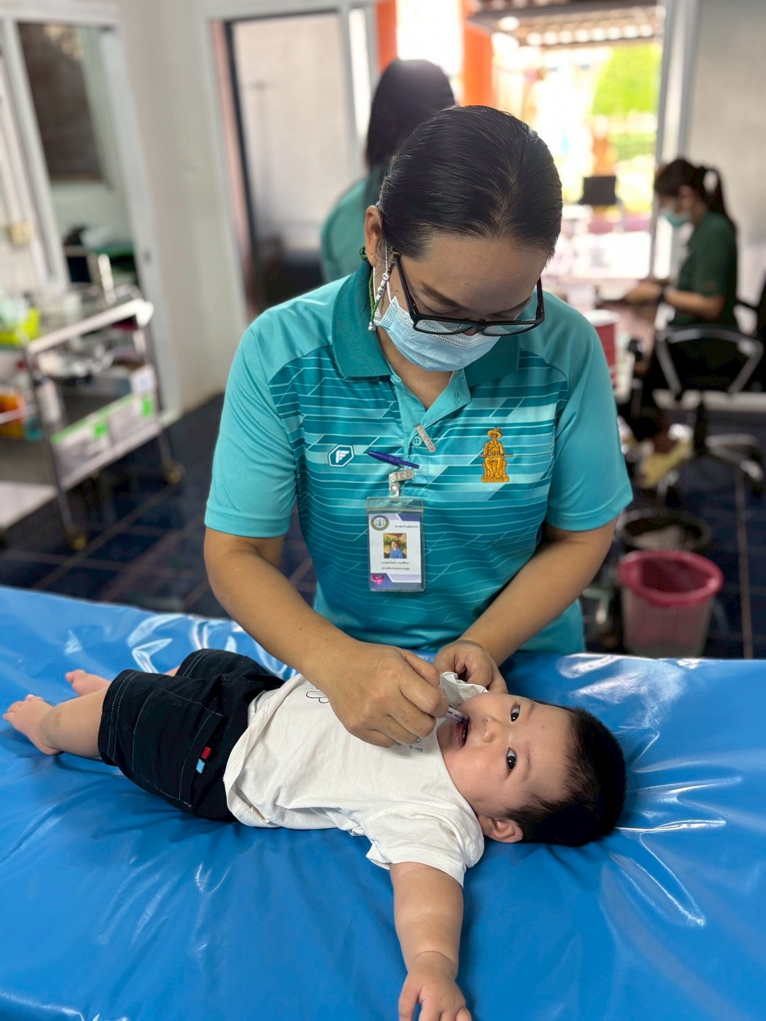 8 ต.ค.68 รพ.สต.บ้านสันป่าไร่ ให้บริการฉีดวัคซีนเด็กอายุ 2 เดือน ถึง 4 ปี จำนวน 17 ราย พร้อมทั้งตรวจสุขภาพช่องปาก , เคลือบฟลูออไรด์ , ให้ทันตสุขศึกษาแก่ผู้ปกครอง , เจาะเลือดตรวจความเข้มข้นของเลือด(Hct) , จ่ายยา Para syr และ Ferrous syr