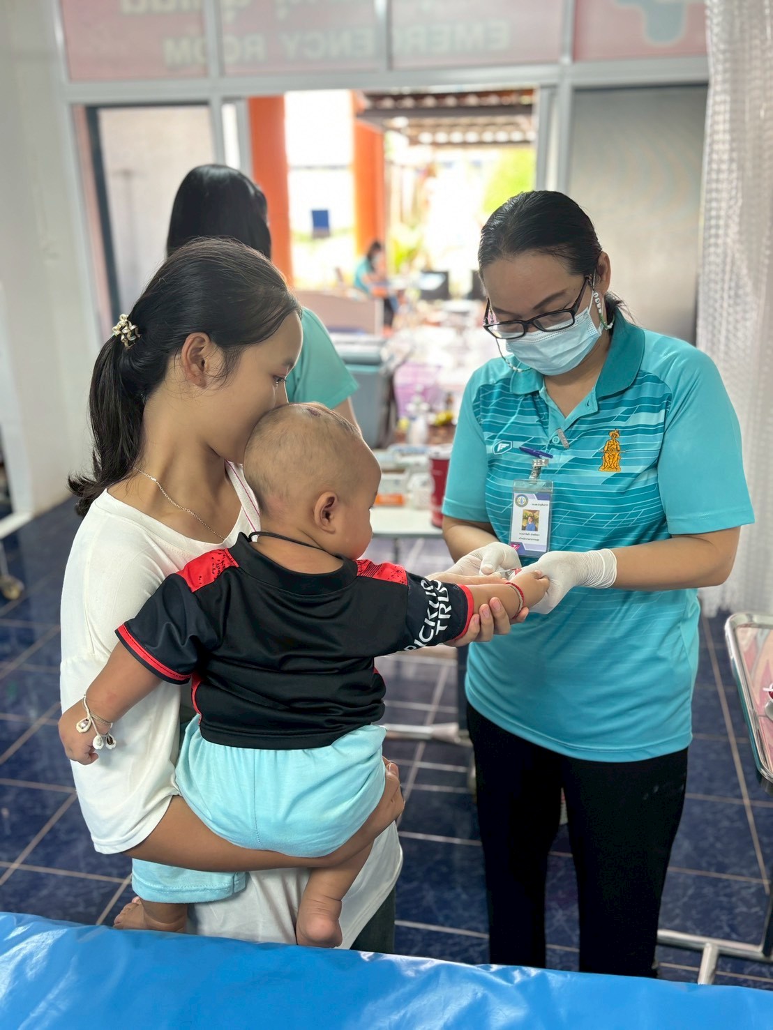 8 ต.ค.68 รพ.สต.บ้านสันป่าไร่ ให้บริการฉีดวัคซีนเด็กอายุ 2 เดือน ถึง 4 ปี จำนวน 17 ราย พร้อมทั้งตรวจสุขภาพช่องปาก , เคลือบฟลูออไรด์ , ให้ทันตสุขศึกษาแก่ผู้ปกครอง , เจาะเลือดตรวจความเข้มข้นของเลือด(Hct) , จ่ายยา Para syr และ Ferrous syr