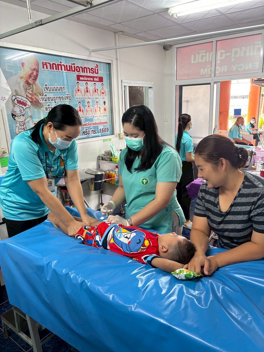 8 ต.ค.68 รพ.สต.บ้านสันป่าไร่ ให้บริการฉีดวัคซีนเด็กอายุ 2 เดือน ถึง 4 ปี จำนวน 17 ราย พร้อมทั้งตรวจสุขภาพช่องปาก , เคลือบฟลูออไรด์ , ให้ทันตสุขศึกษาแก่ผู้ปกครอง , เจาะเลือดตรวจความเข้มข้นของเลือด(Hct) , จ่ายยา Para syr และ Ferrous syr