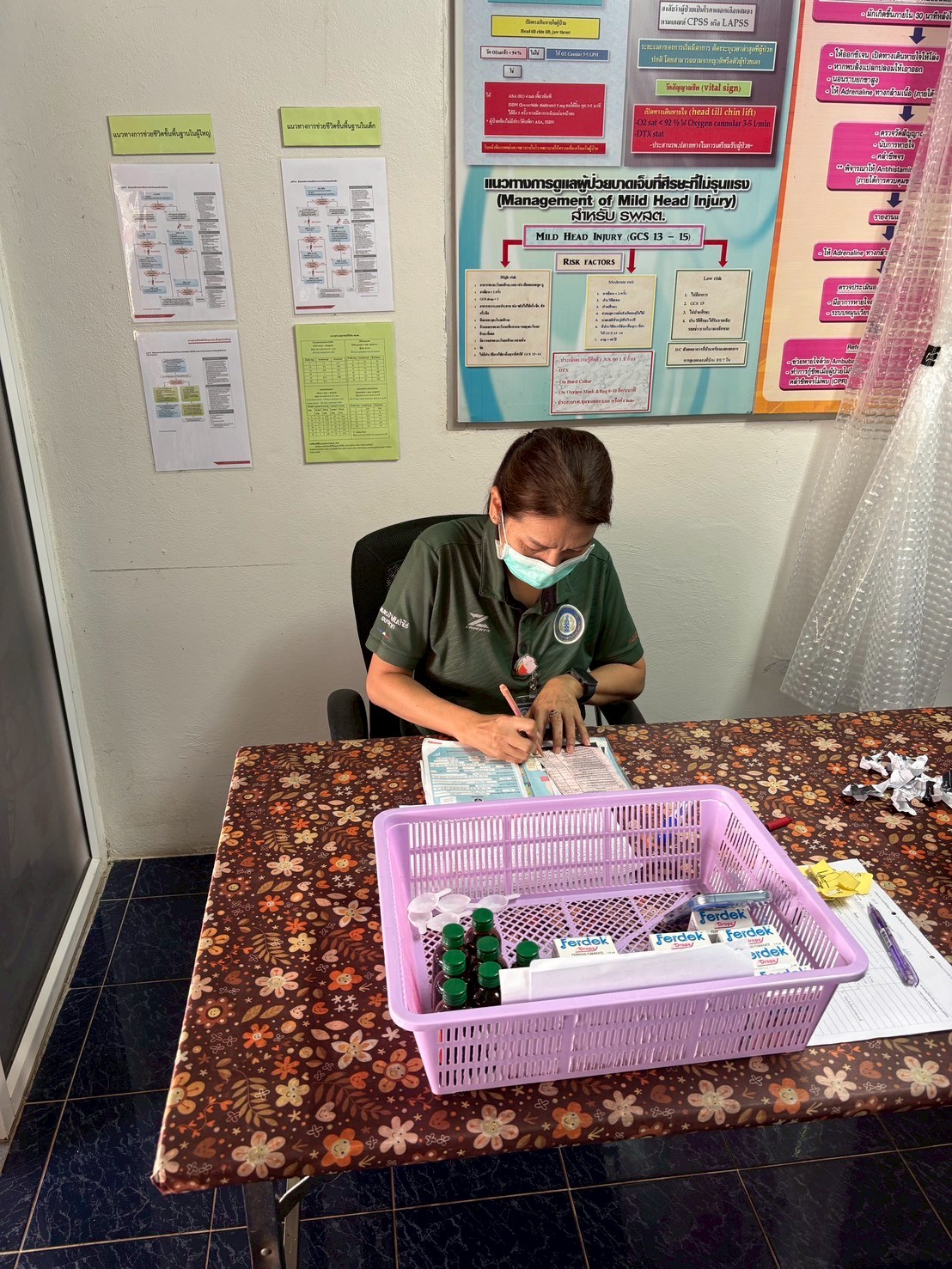 8 ต.ค.68 รพ.สต.บ้านสันป่าไร่ ให้บริการฉีดวัคซีนเด็กอายุ 2 เดือน ถึง 4 ปี จำนวน 17 ราย พร้อมทั้งตรวจสุขภาพช่องปาก , เคลือบฟลูออไรด์ , ให้ทันตสุขศึกษาแก่ผู้ปกครอง , เจาะเลือดตรวจความเข้มข้นของเลือด(Hct) , จ่ายยา Para syr และ Ferrous syr