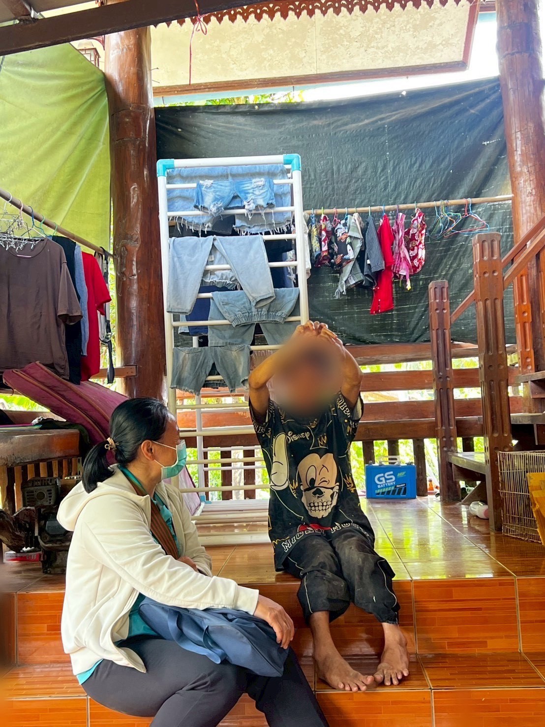 8 ตุลาคม 2568 นางอัจฉรา ทวีเกื้อกูลกิจ นายกองค์การบริหารส่วนจังหวัดตาก มอบหมายให้ นางสาววาสนา กึกก้องโลกา พยาบาลวิชาชีพปฏิบัติการ และนางสาวโสภา วรนารถวิชัย ผู้ช่วยทันตกรรม รพ.สต.บ้านสันป่าไร่ เยี่ยมบ้านผู้ป่วยหลอดเลือดสมอง หลังได้รับการผ่าตัดสมอง จำนวน 1 