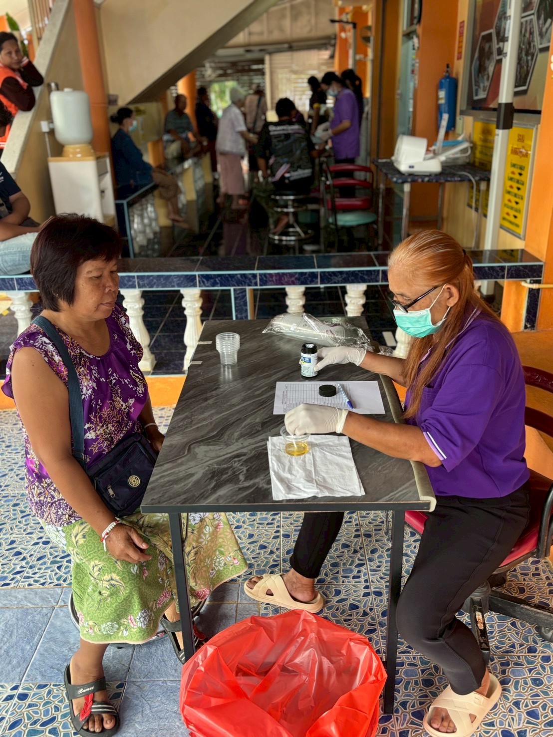 14 ต.ค.68 เวลา 08.00 น.รพ.สต.บ้านสันป่าไร่ ให้บริการเจาะเลือด screening lab (ประจำปี) , ตรวจ HCT (ความเข้มข้นของเลือด) , ตรวจสุขภาพช่องปาก , วัดความดันโลหิต , วัดรอบเอว , ชั่งน้ำหนัก , วัดส่วนสูง , ตรวจ EKG(คลื่นไฟฟ้าหัวใจ) , ตรวจ albumin urine (ปัสสาวะ) 