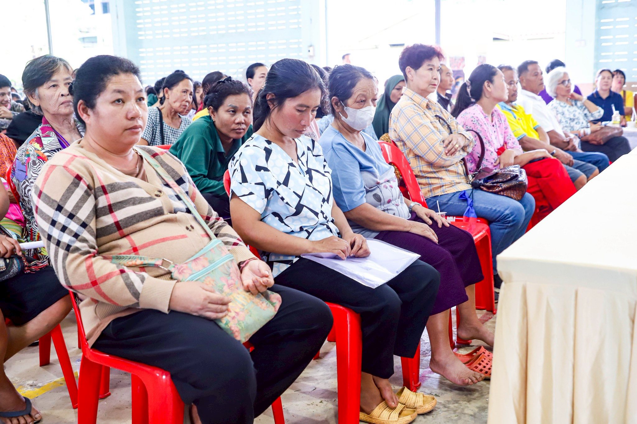 อบจ.ตาก สนับสนุนสื่อการเรียนการสอนแก่โรงเรียนแม่ปะวิทยาคม งบประมาณ 400,000 บาท