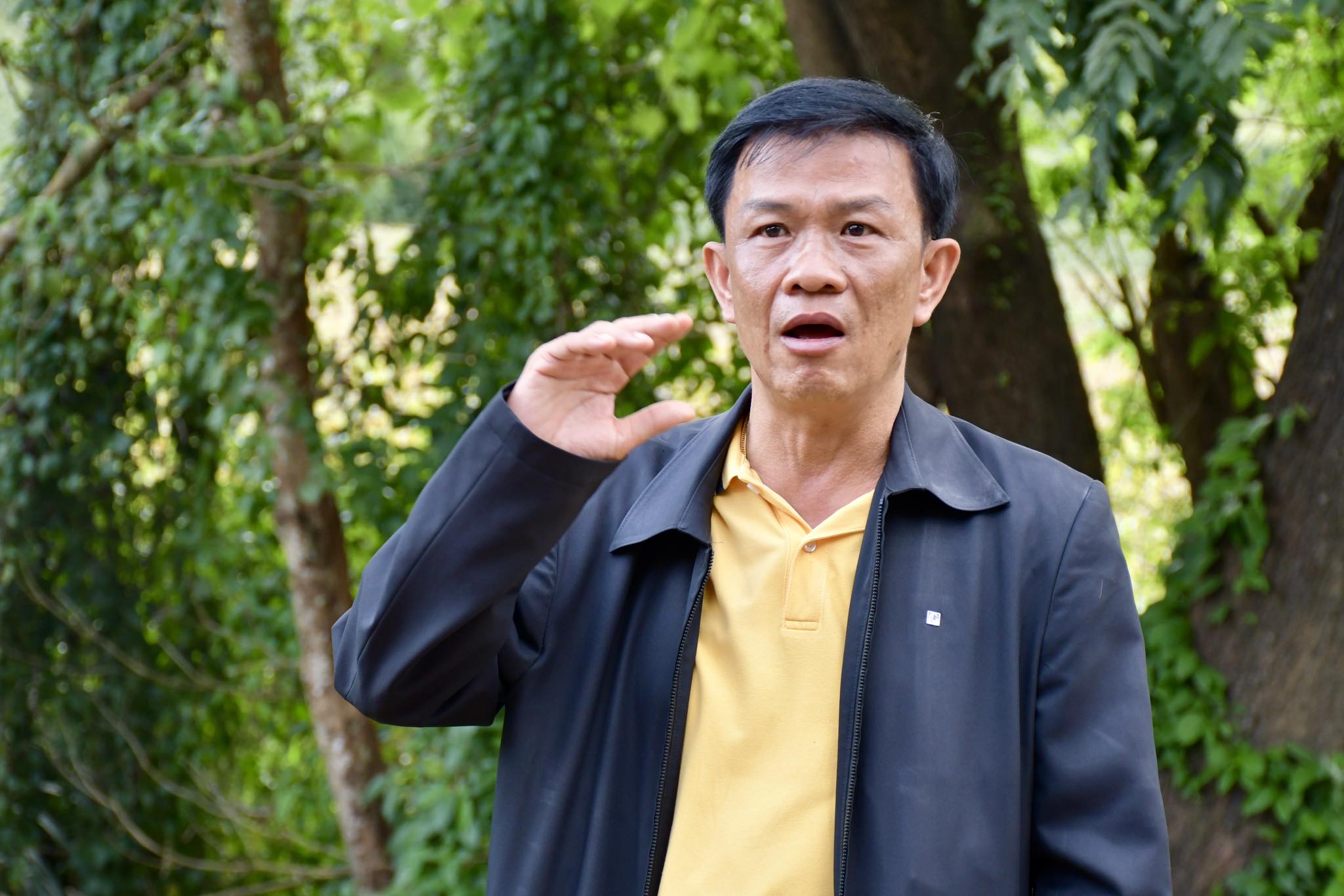 นายกจอย (นายก อบจ.ตาก) สนับสนุนเครื่องจักรกลพร้อมน้ำมันเชื้อเพลิง 52,000 บาท ซ่อมแซมถนนในพื้นที่ ต.พระธาตุผาแดง อ.แม่สอด 