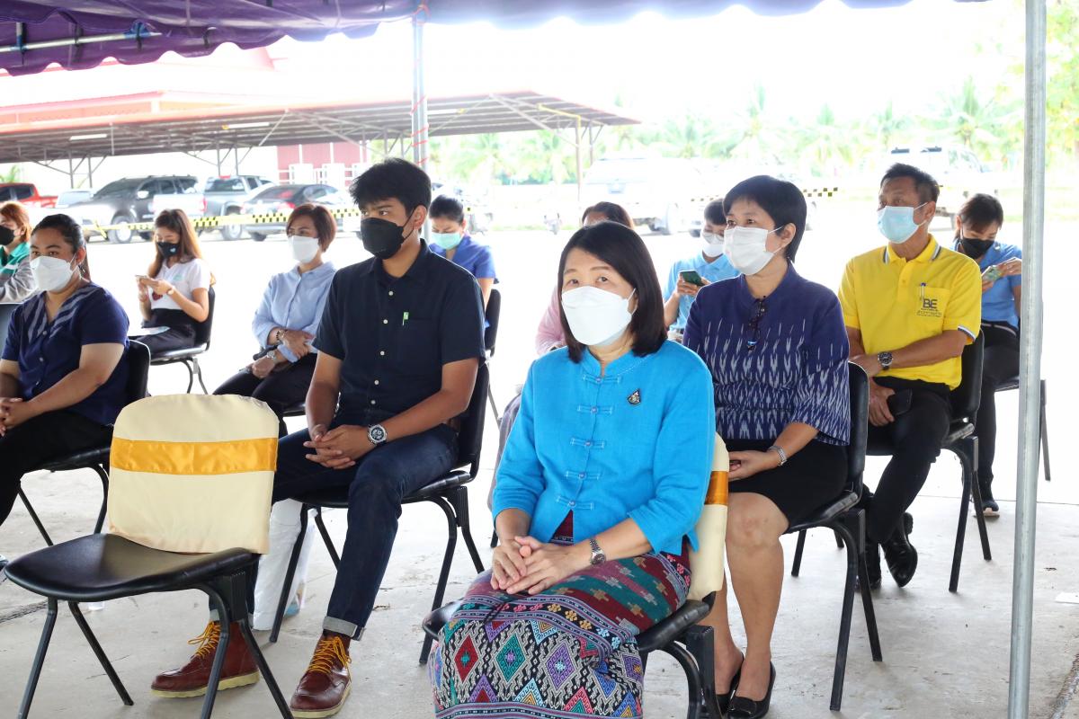 นายกองค์การบริหารส่วนจังหวัดตาก เป็นประธานในพิธีเปิดโครงการบริหารจัดการขยะมูลฝอยรวมและของเสียอันตรายชุมชน ประจำปีงบประมาณ พ.ศ. 2565