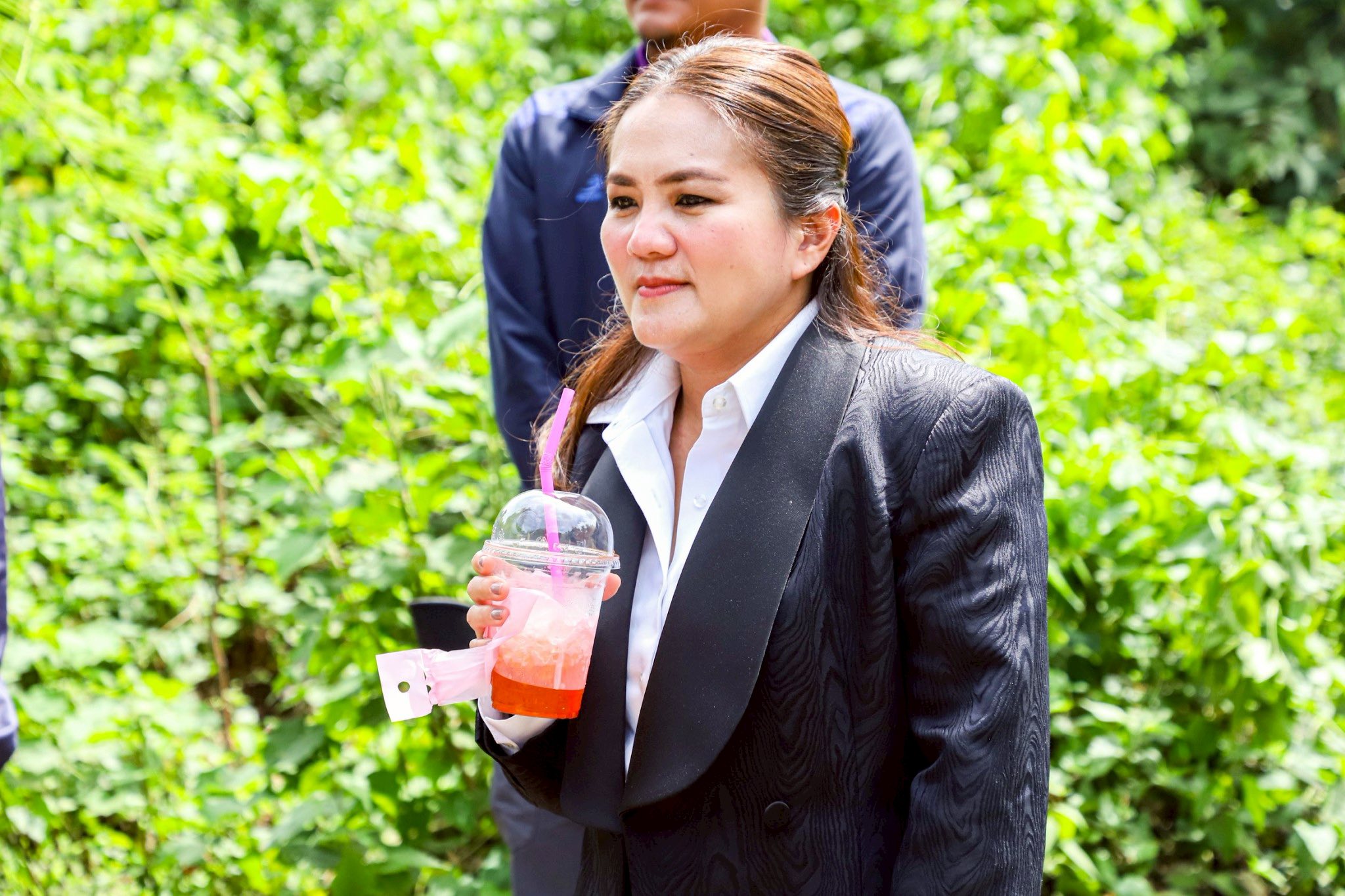 นายกจอย (นายกอบจ.ตาก) ตรวจติดตามการทำงานของเครื่องจักร งานขุดลอกลำห้วยแม่แจ้ งบประมาณ 100,000บาท