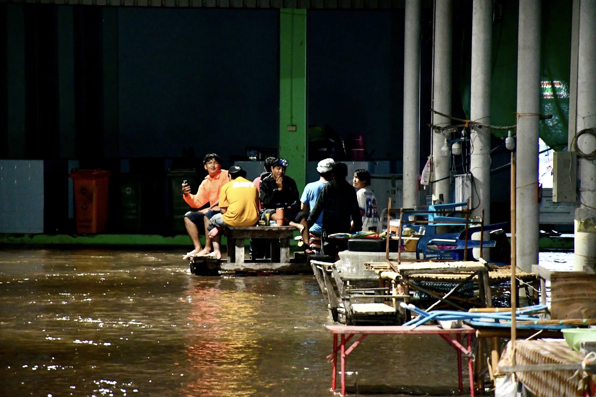 นายกจอย ลงพื้นที่สำรวจความเสียหายบ้านเรือนของพี่น้องประชาชนในพื้นที่ตำบลทุ่งกระเชาะ อำเภอบ้านตาก จากสถานการณ์ น้ำท่วม