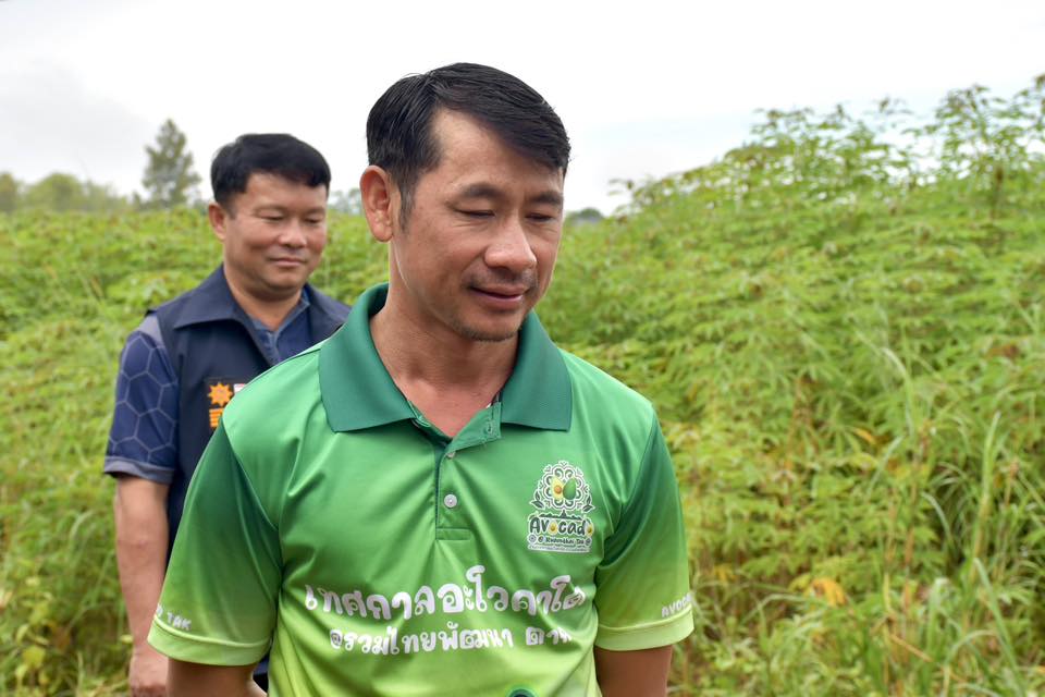 นายกจอย (นายก อบจ.ตาก) สนับสนุนเครื่องจักรกลพร้อมน้ำมันเชื้อเพลิง 80,000 บาท ปรับปรุงถนนการเกษตรในพื้นที่ ต.รวมไทยพัฒนา อ.พบพระ