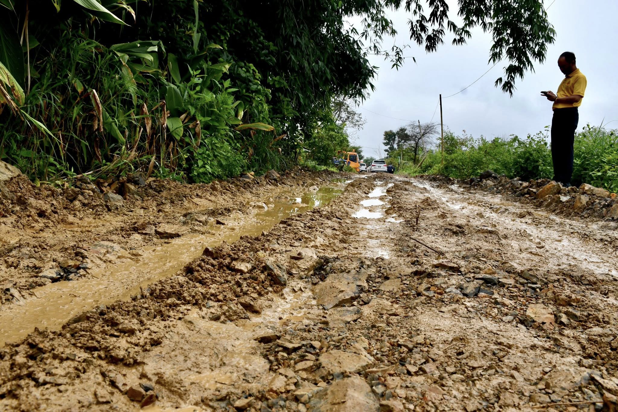 นายกจอย (นายก อบจ.ตาก) สนับสนุนเครื่องจักรกลพร้อมน้ำมันเชื้อเพลิง 80,000 บาท ปรับปรุงถนนการเกษตรในพื้นที่ ต.รวมไทยพัฒนา อ.พบพระ