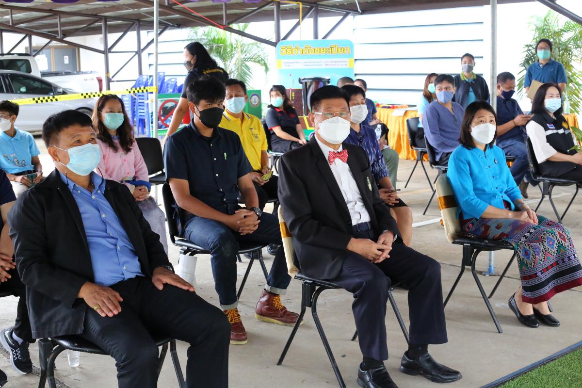 นายกองค์การบริหารส่วนจังหวัดตาก เป็นประธานในพิธีเปิดโครงการบริหารจัดการขยะมูลฝอยรวมและของเสียอันตรายชุมชน ประจำปีงบประมาณ พ.ศ. 2565