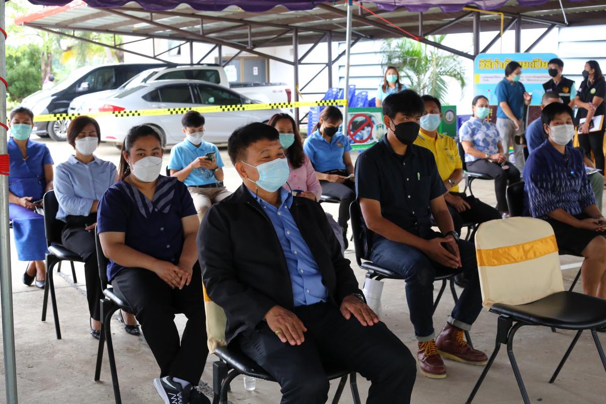 นายกองค์การบริหารส่วนจังหวัดตาก เป็นประธานในพิธีเปิดโครงการบริหารจัดการขยะมูลฝอยรวมและของเสียอันตรายชุมชน ประจำปีงบประมาณ พ.ศ. 2565