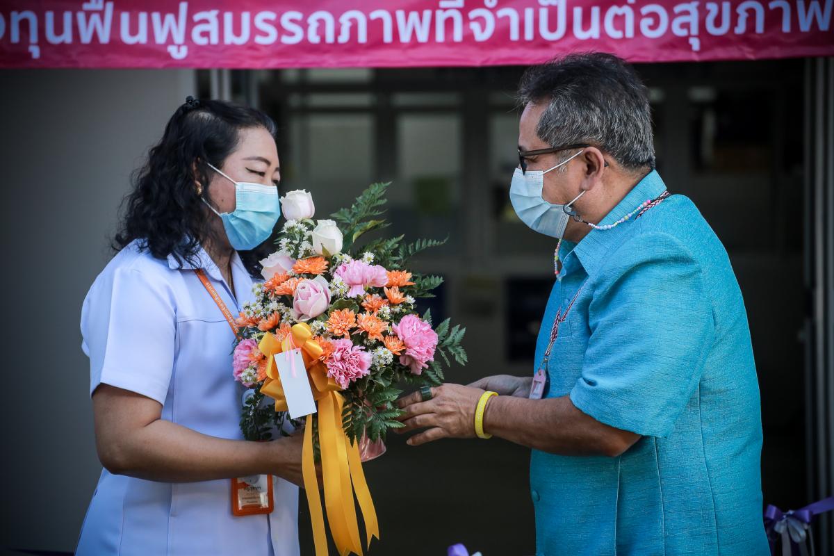 นายก อบจ.ตาก เป็นประธานในพิธีมอบอุปกรณ์เครื่องช่วยเดินคนพิการ และผู้สูงอายุ และพิธีเปิดศูนย์ยืม/คืนอุปกรณ์เครื่องช่วยคนพิการ