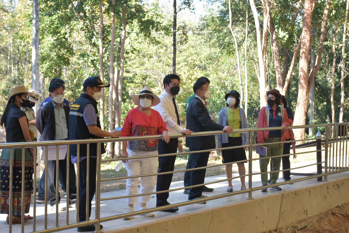 นายกองค์การบริหารส่วนจังหวัดตาก ในฐานะผู้อำนวยการอุทยานธรณีไม้กลายเป็นหินตากลงพื้นที่เพื่อหารือแนวทางการพัฒนาและประชาสัมพันธ์ การท่องเที่ยวเชิงธรณีวิทยา ณ อุทยานแห่งชาติดอยสอยมาลัย - ไม้กลายเป็นหิน จังหวัดตาก