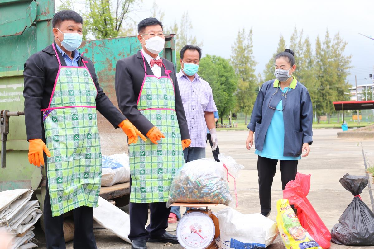 นายกองค์การบริหารส่วนจังหวัดตาก เป็นประธานในพิธีเปิดโครงการบริหารจัดการขยะมูลฝอยรวมและของเสียอันตรายชุมชน ประจำปีงบประมาณ พ.ศ. 2565
