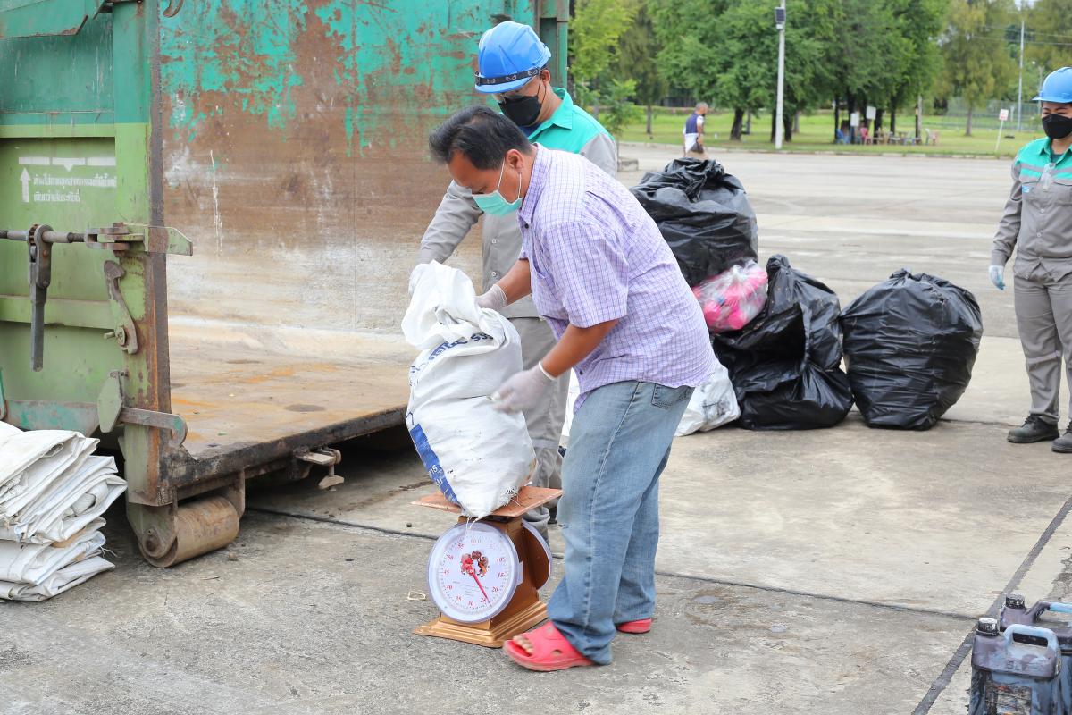 นายกองค์การบริหารส่วนจังหวัดตาก เป็นประธานในพิธีเปิดโครงการบริหารจัดการขยะมูลฝอยรวมและของเสียอันตรายชุมชน ประจำปีงบประมาณ พ.ศ. 2565